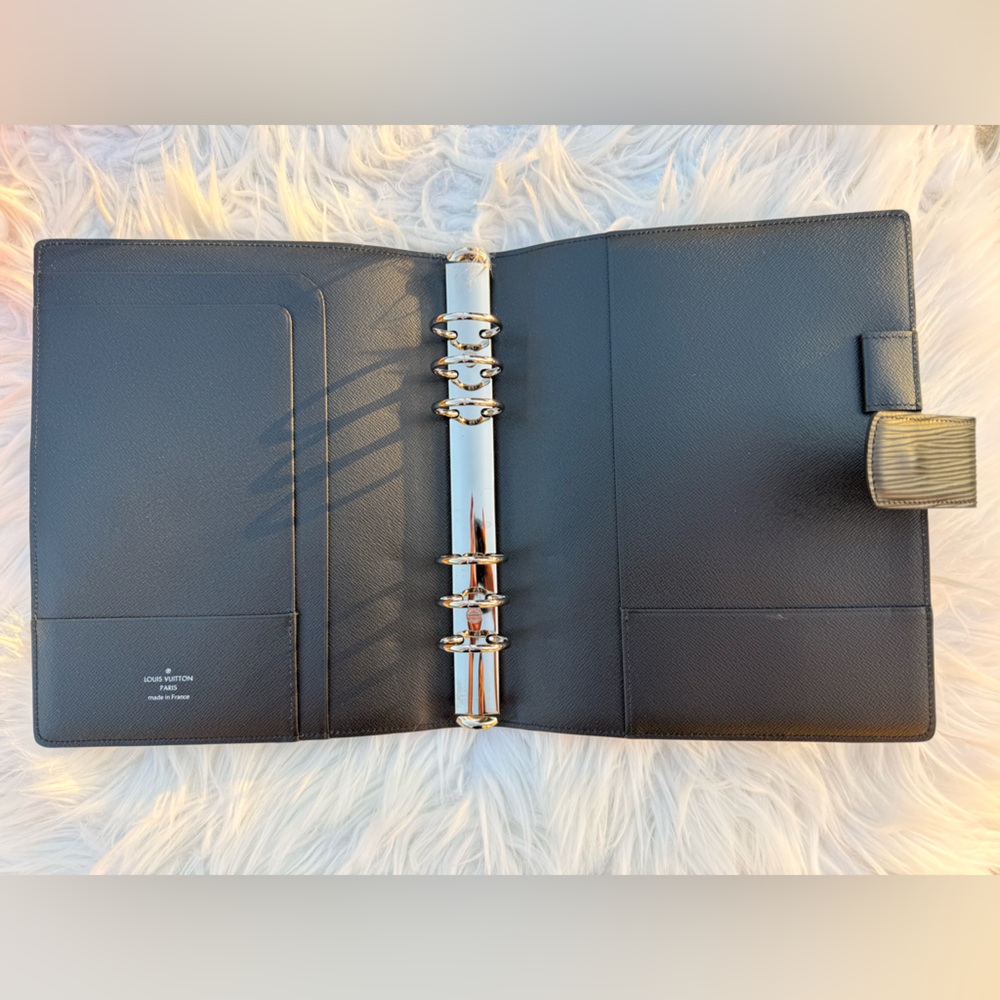 LOUIS VUITTON Large Planner (fits A5 paper)
Color: Epi Noir (Textured Leather) - Picture 4 of 9